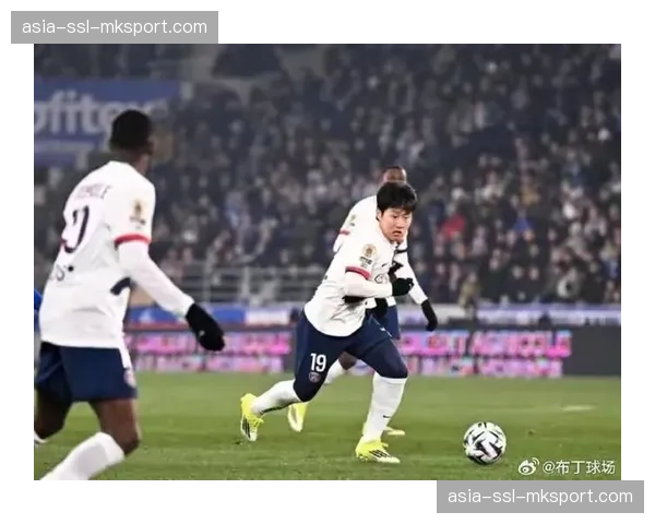 巴黎3-0昂热：李刚仁传射建功，拉莫斯染红离场