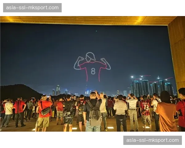意甲联盟引入无人机群照明系统，应对偏远球场夜间比赛的电力短缺问题
